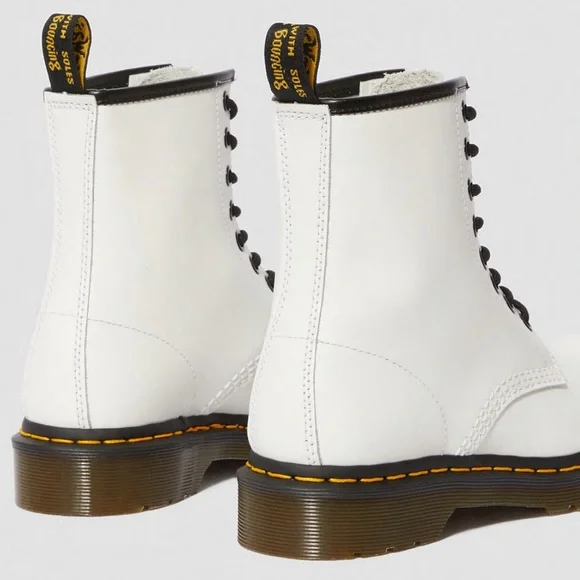 NWOT Doc Marten 1460 Women’s Smooth Leather Lace Up Boots Size 6 - Picture 2 of 16